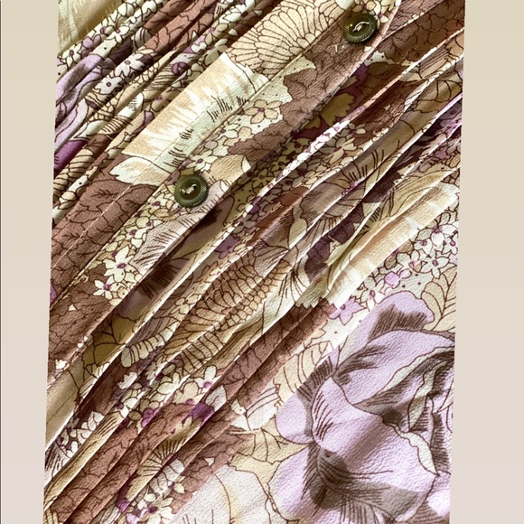 Floral Button Down - Picture 4 of 6